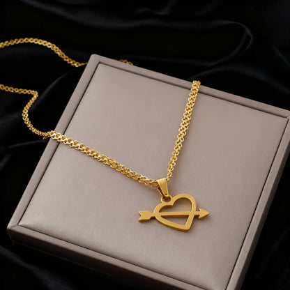 Luxury Gold Stainless Steel Letter Necklace – Minimalist Women’s Jewelry for Daily Wear & Gift