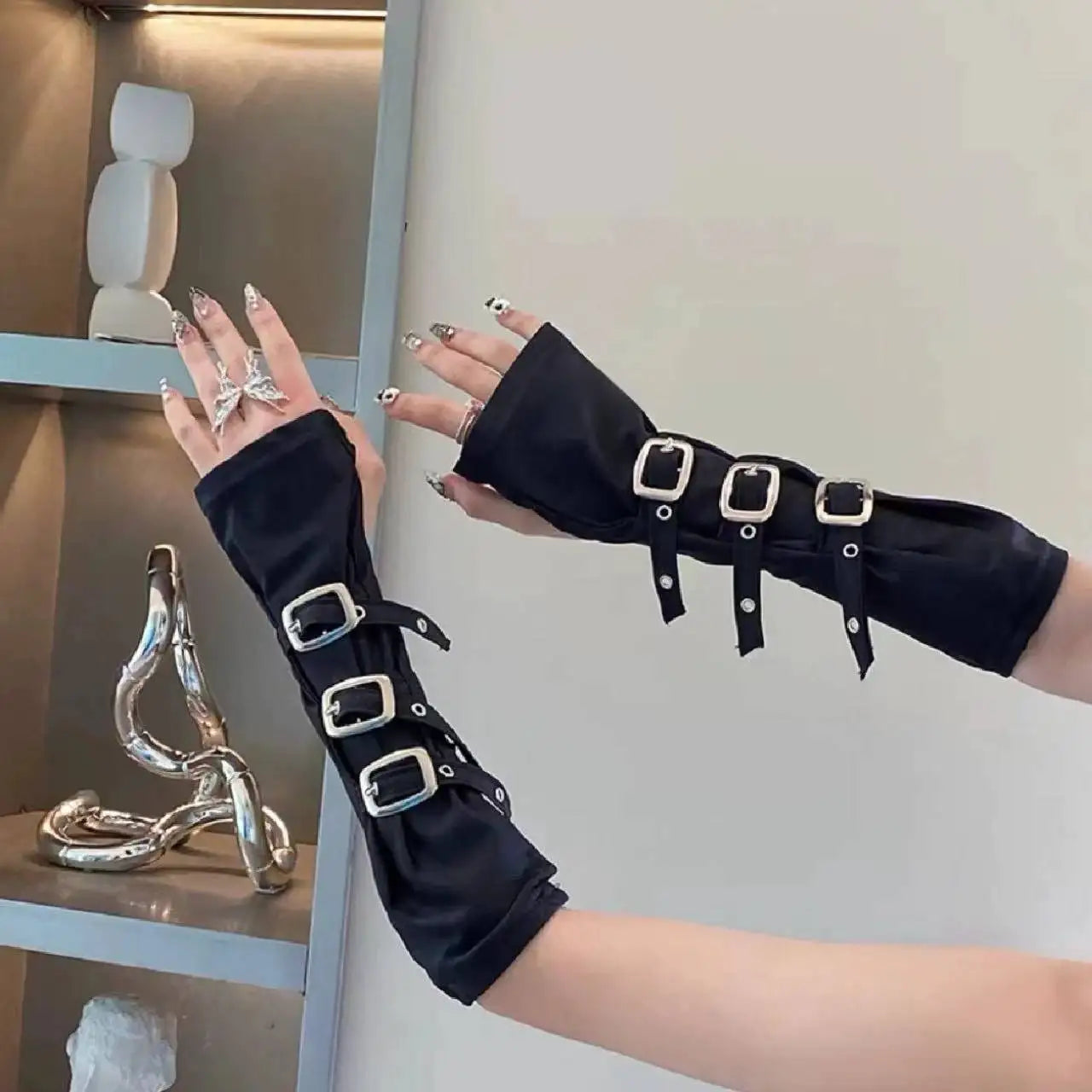 Punk Style Rivet Gloves – Cool Metal Buckle Fingerless Sleeves for Women, Sun Protection Gothic Fashion Arm Gloves & Streetwear Accessories