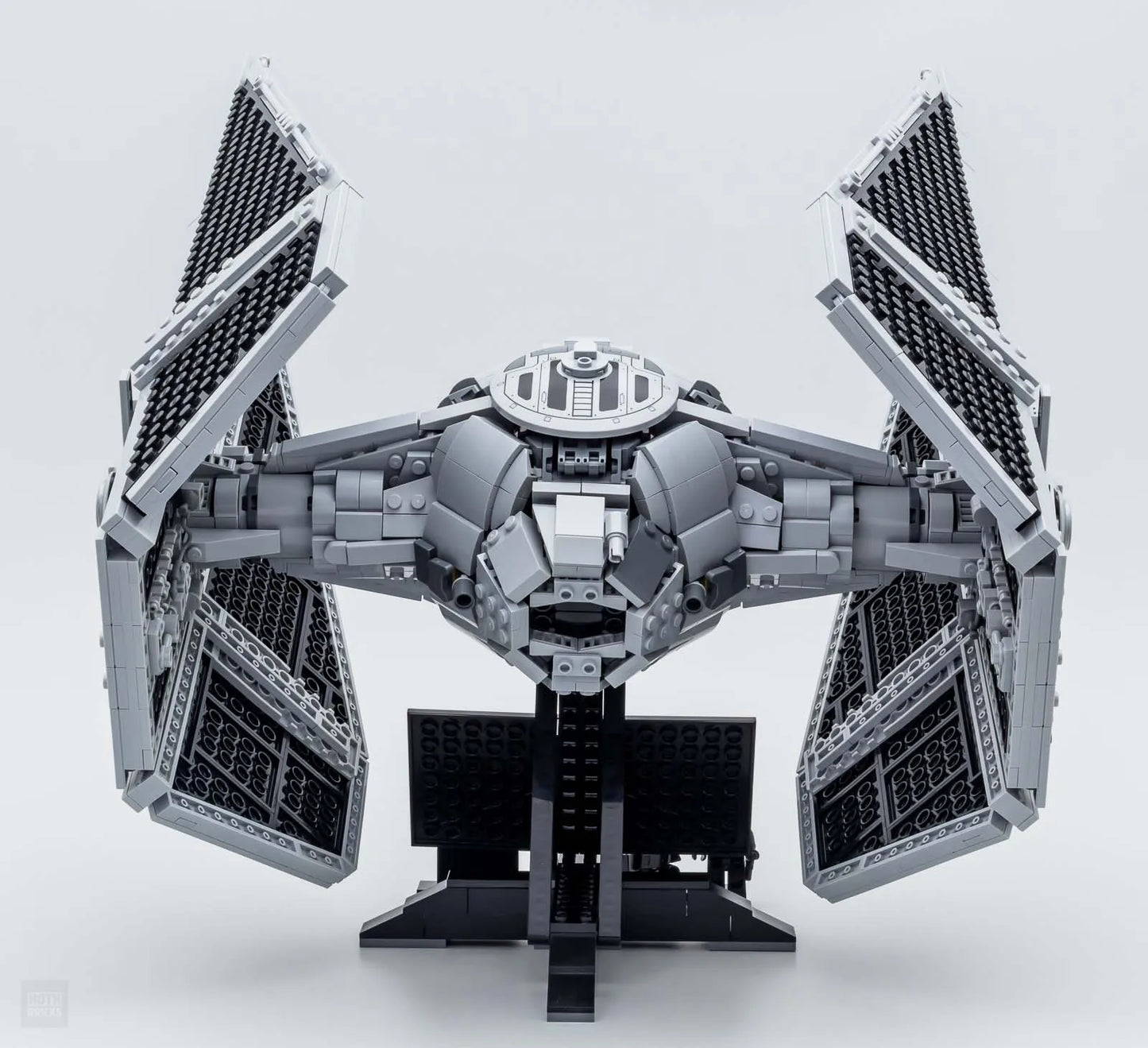 TIE Interceptor Starfighter Model Kit – 1931PCS Building Set with TIE Pilot Minifigure, Collectible Display Set for Creative Gifts and Decor