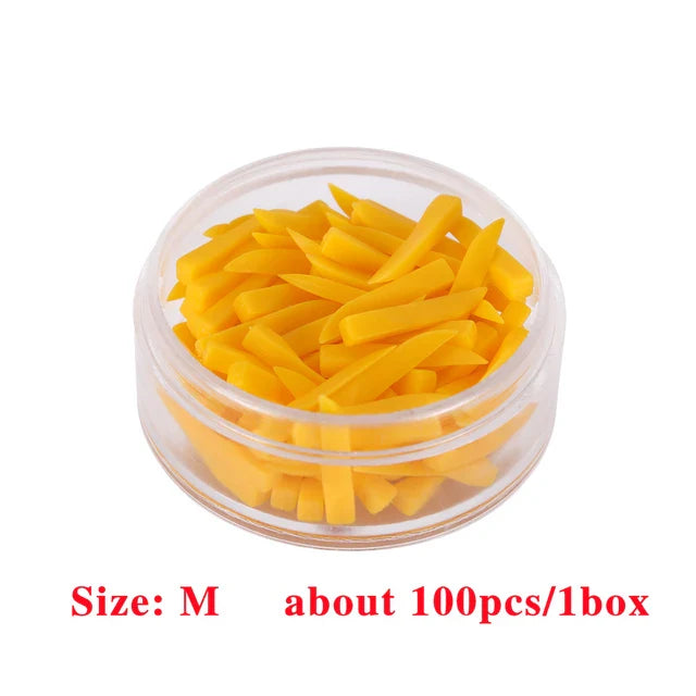 100pcs Disposable Dental Wedges – Plastic Arc Concave Diastema Wedges with Circular Hole for Dentist Use