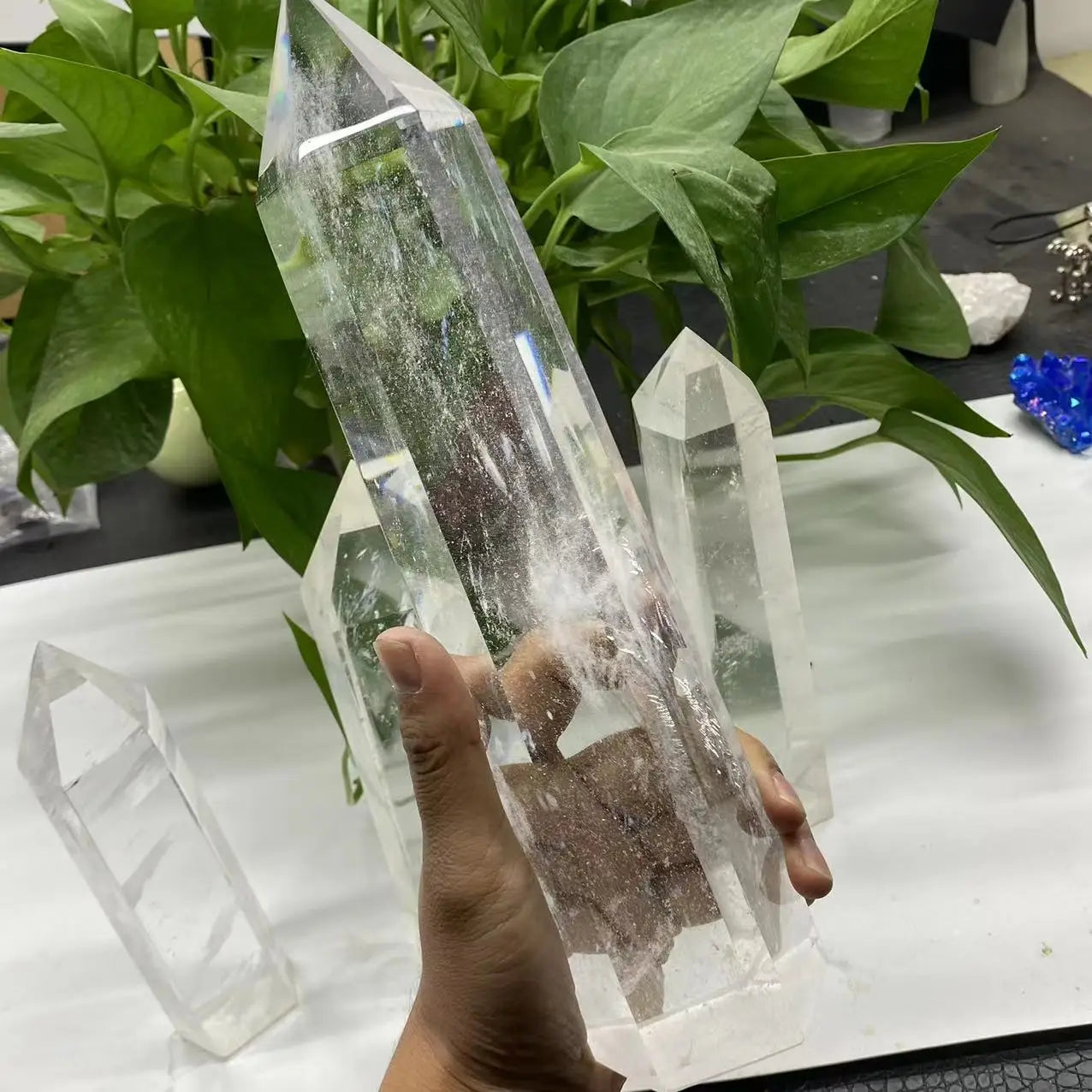 Large Clear Quartz Obelisk Crystal Wand – Healing Feng Shui Point for Home Decoration and Crystal Therapy