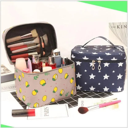 Large Capacity Geometric Pattern Makeup Storage Bag: Cute & Waterproof Travel Accessory in Urban Simple Style - Unisex Polyester Material