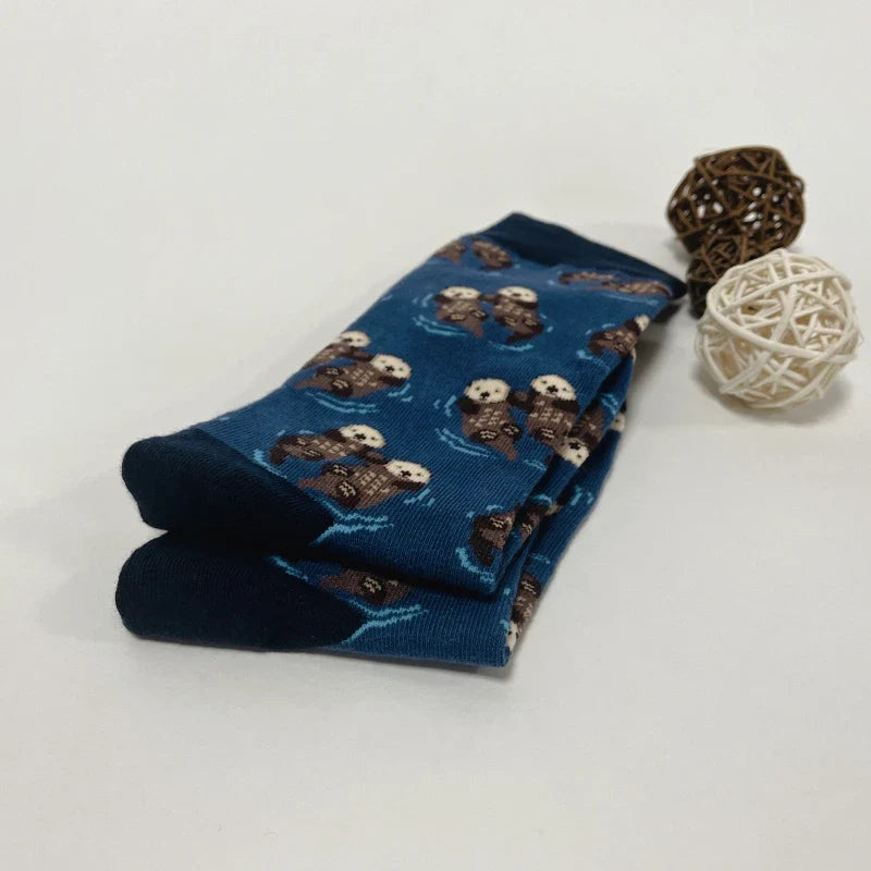 Cute Otter Swimming Mid-Calf Men’s Socks – Comfy Novelty Socks for All Seasons