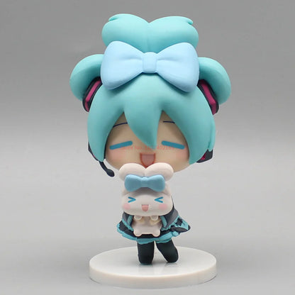 Hatsune Miku Anime Figurine – Holding Cinnamoroll, Bean-Eyed Kawaii Action Figure, Tabletop Decoration & Toy Gift for Children