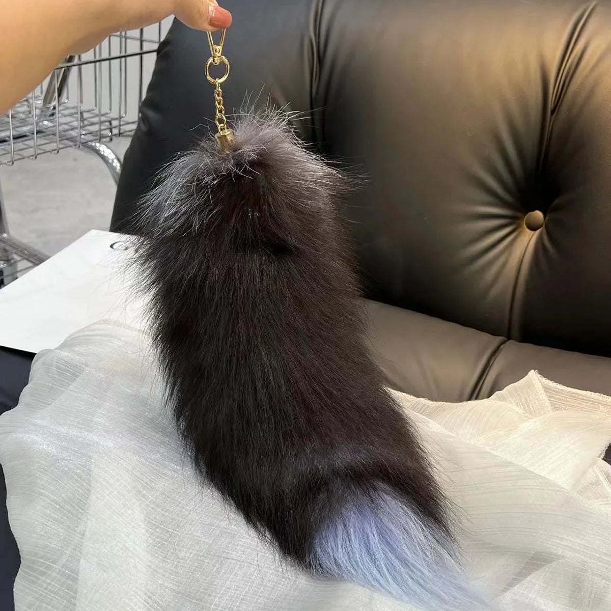 Natural Fox Fur Tail Keychain – 40cm Furry Racoon Bag Charm & Fluffy Keyring Accessory for Women