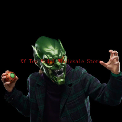 Green Goblin Anime Helmet Toy – Creative Cartoon Figure Ornament for Boys, Fun Collectible Birthday Gift for Classmates