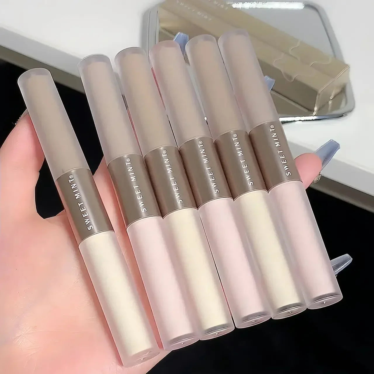 Double-Ended 2-in-1 Highlighting & Contouring Stick — Concealer Pencil for Nose Shadow & Bronzing Makeup