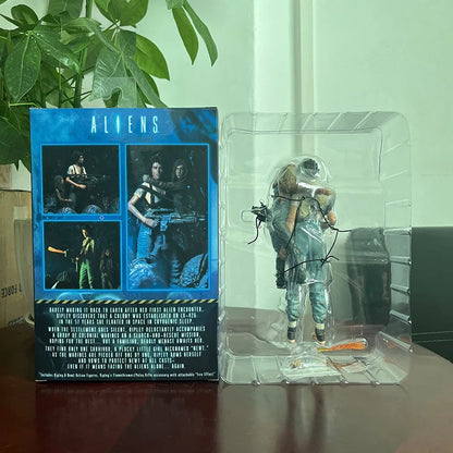 NECA Alien 2 LT Ellen Ripley & Newt Figure – Giger Xenomorph Facehugger Collectible Action Model Toy, Perfect Gift