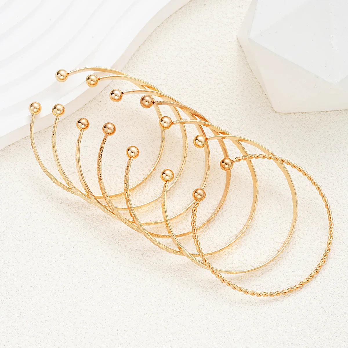 7-Piece Punk Gold Heart Print Bracelet Set for Women – Streetwear Goth Open Metal Bangles Fashion Jewelry Gift 2024