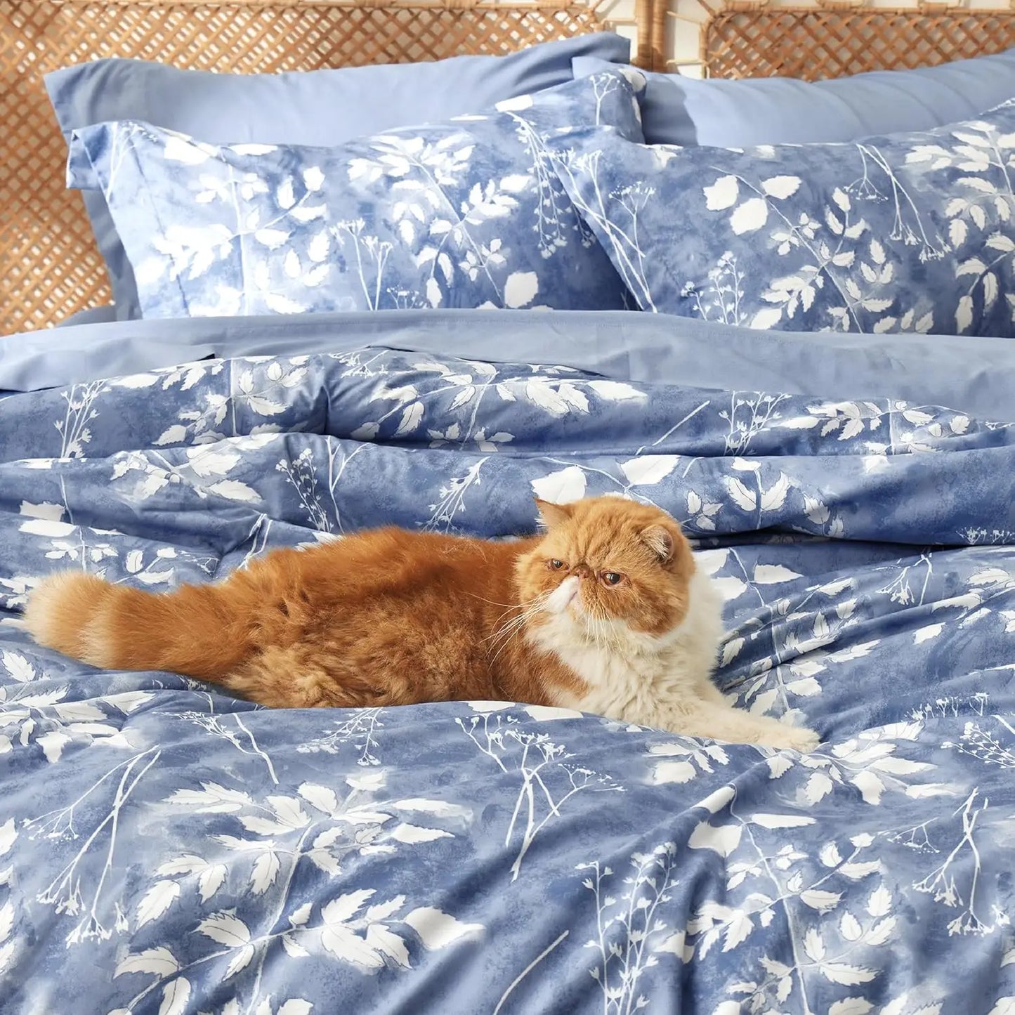 Bedsure 7-Piece Floral Comforter Set – Reversible Botanical Bedding with Sheets, Pillowcases & Shams