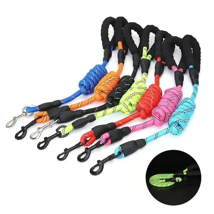 Strong Reflective Dog Leash – Durable Pet Leash for Small, Medium & Large Dogs, Suitable for Pulling & Walking Golden Retrievers