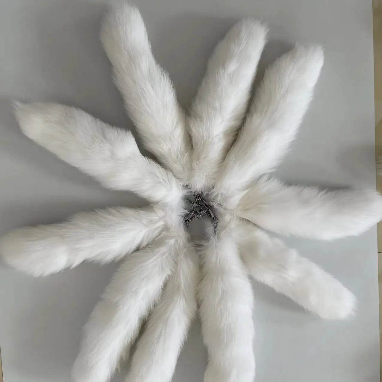 Real Fox Fur Tail Keychain – Large Natural Fur Pendant for Cosplay, Bags, Cars, and Women