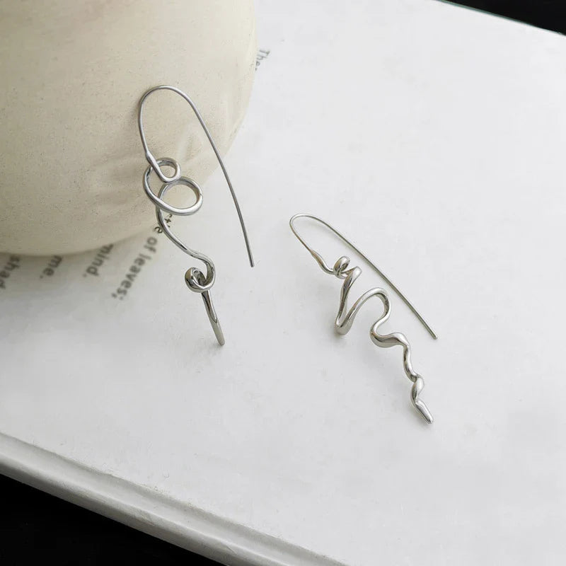 Abstract 3D Design Earrings – Cool & Handsome Fashion Women’s Retro Exquisite Ear Hanging Jewelry Accessories