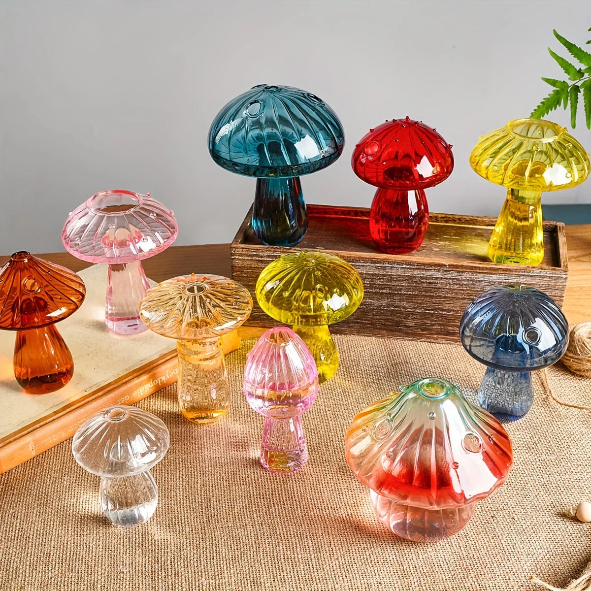 Colourful Mushroom Vase, Creative Hydroponic Transparent Glass Aromatherapy Vase, Living Room and Dining Room Desktop Art Decoration