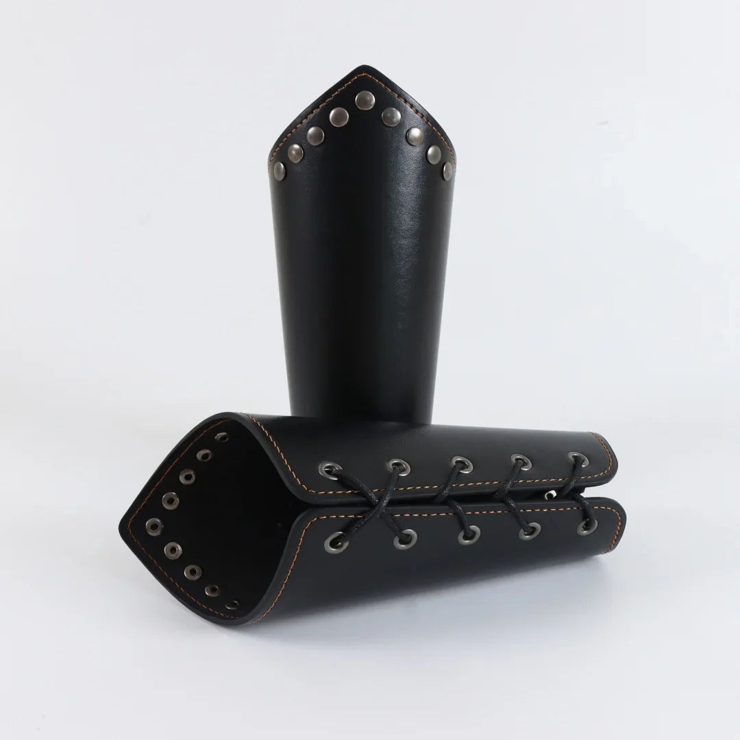 Men’s Medieval Knight Costume Accessories – Hooded Cloak, Scarf, Belt & Wrist Guard for Halloween Cosplay