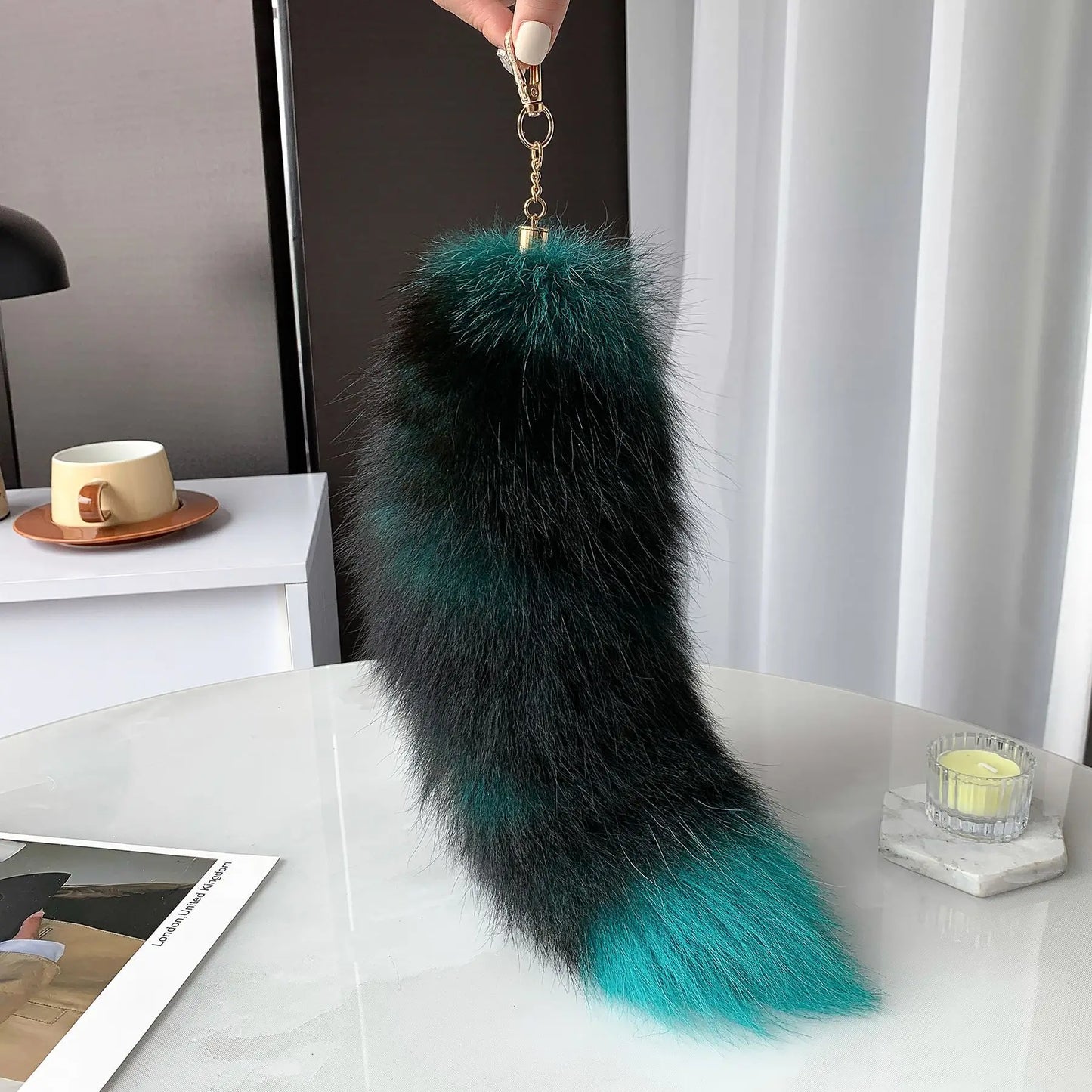 Natural Fox Fur Tail Keychain – 40cm Furry Racoon Bag Charm & Fluffy Keyring Accessory for Women