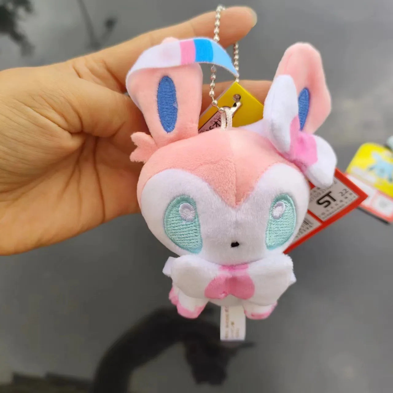 Pokemon Eevee Family Keychains – Plush Toy Pendants of Glaceon, Vaporeon, Sylveon, Espeon & Flareon, Cute Anime Stuffed Dolls, Perfect Birthday Gift