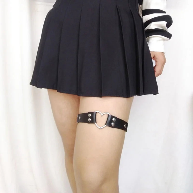 Sexy Elastic Heart Harness Garter Belt – Fashion Goth Bondage Leather Thigh Lingerie for Stockings