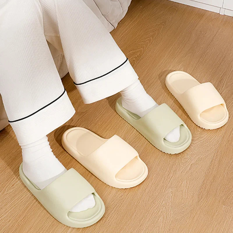 Lightweight Platform Slippers for Women – Super Soft Non-Slip Beach Flip Flops & Indoor Shower Slides for Couples Comfort