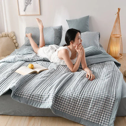 Quilted Spring Summer Quilt – Soft, Lightweight & Breathable Duvet for Queen Size, Comfortable & Washable