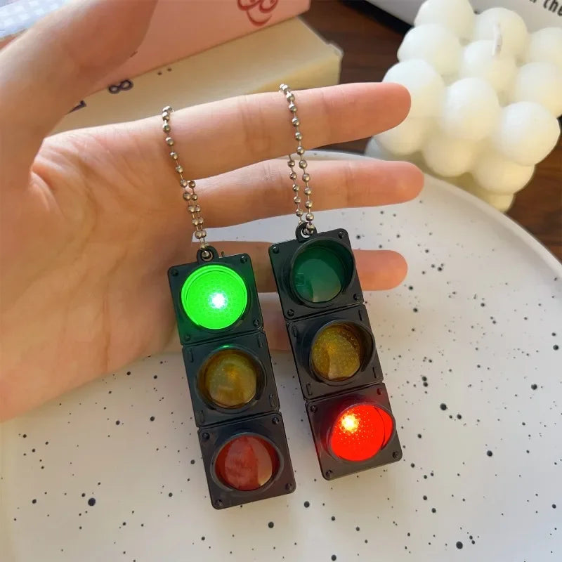 1/4Pcs Mini Simulation Electronic Traffic Light Keychain – LED Pedestrian Light Toy for Kids’ Learning & Gifts