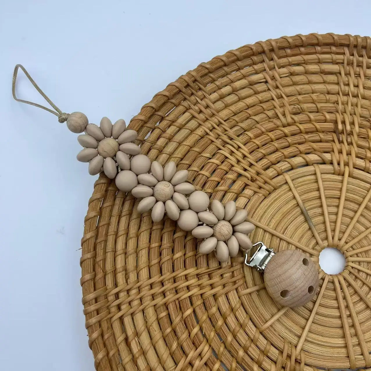 Daisy Flower Baby Pacifier Clip – Handmade Silicone Soother & Nipple Holder, Essential Teething Toy for Newborns