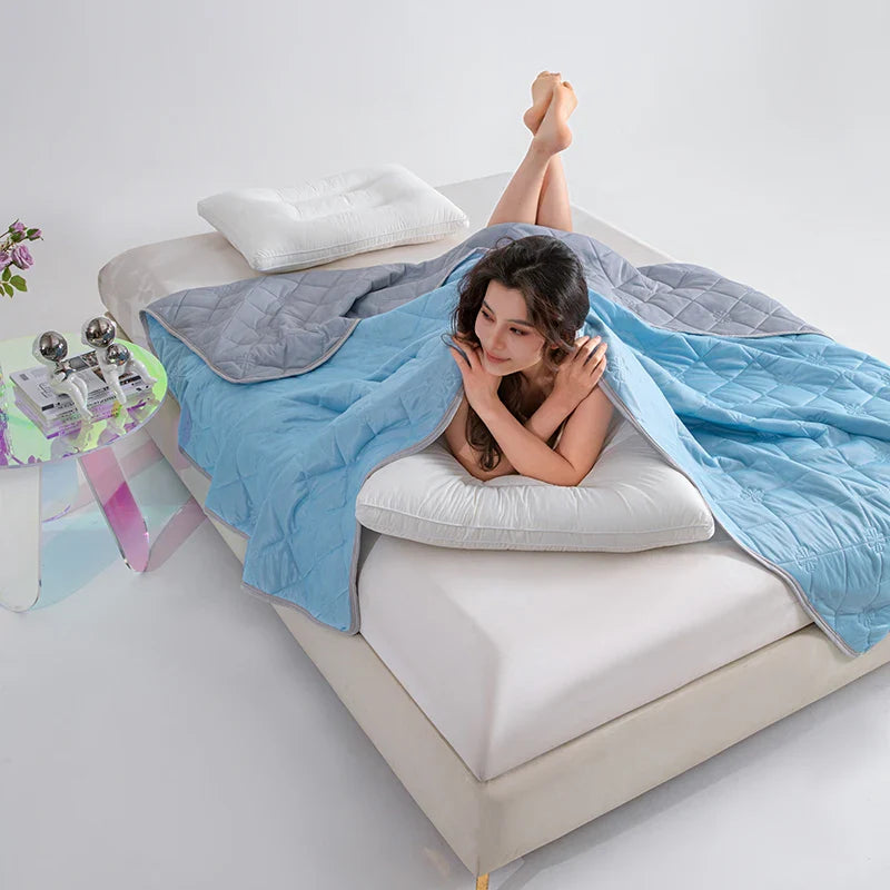Grade A Cooling Summer Blanket – Lightweight Breathable Cooling Comforter for Bed, Soft Air-Conditioned Quilt (King/Queen Size)