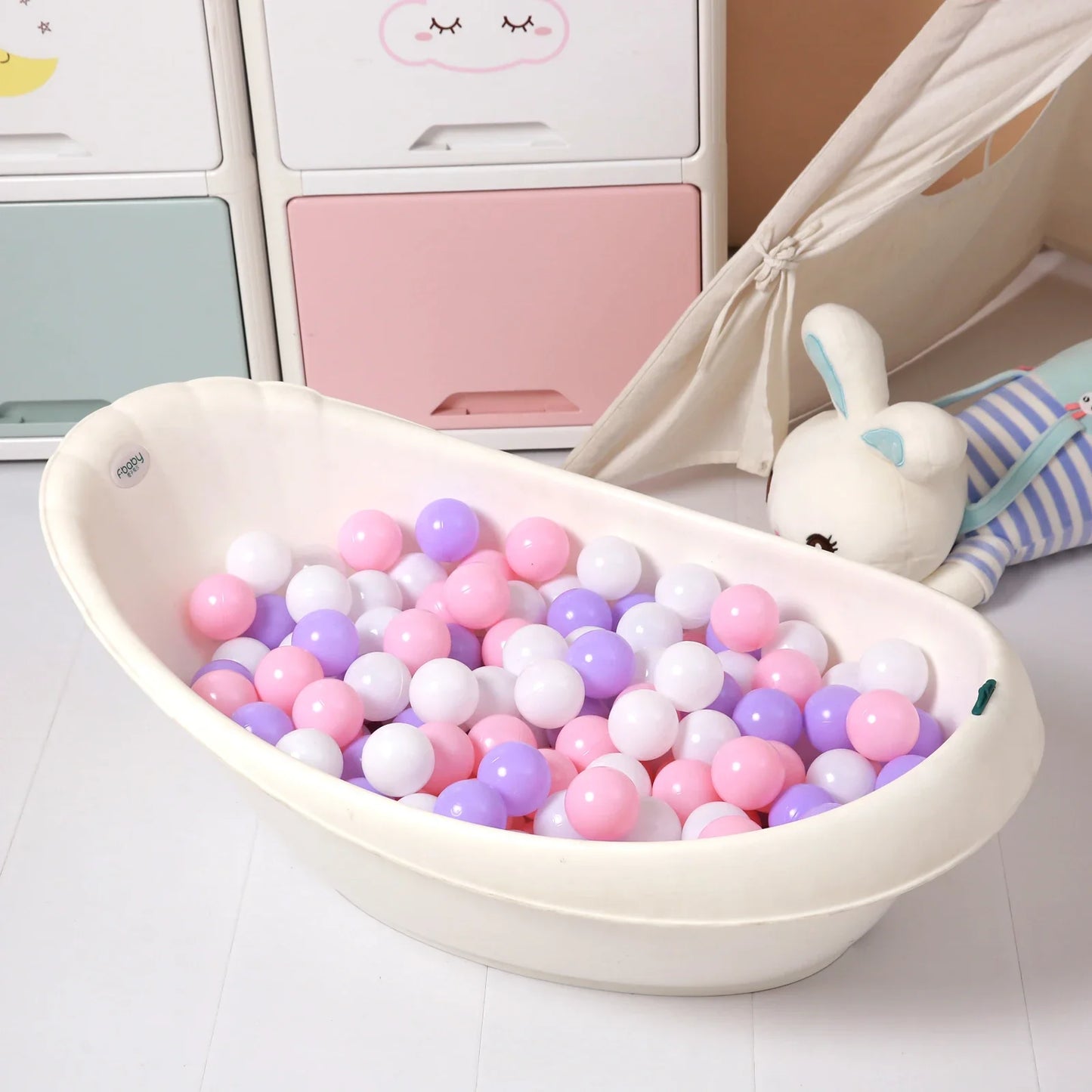 100pcs 5.5cm Soft Plastic Ball Pit Balls – BPA-Free, Non-Toxic, Multi-Color Set with Storage Bag (Purple, Pink, Light Blue, Pearl White)