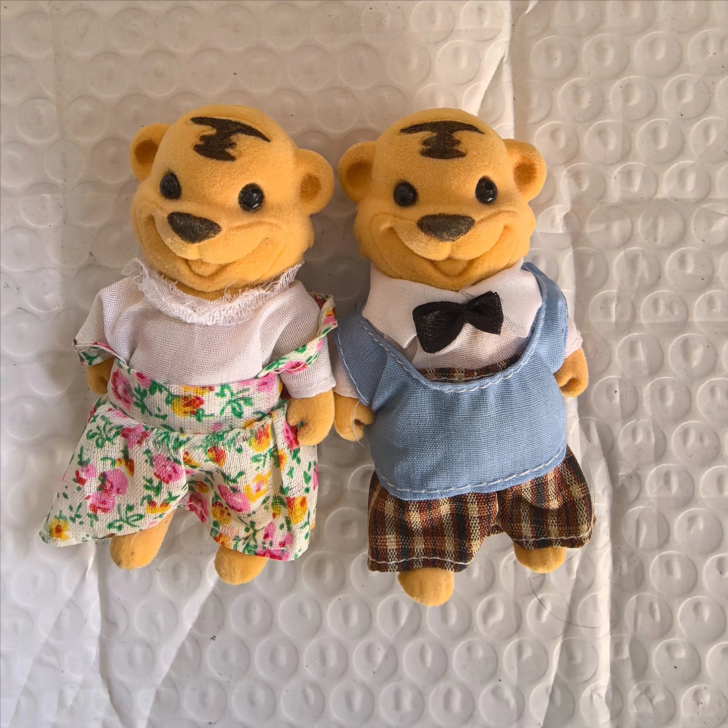 Simulation Forest Rabbit Family Playset – Mini DIY Rabbit & Bear Figure Toys for Kids Gifts