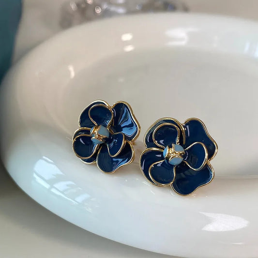 Retro French Blue Camellia Stud Earrings – Elegant Light Luxury Metal Jewelry for Women