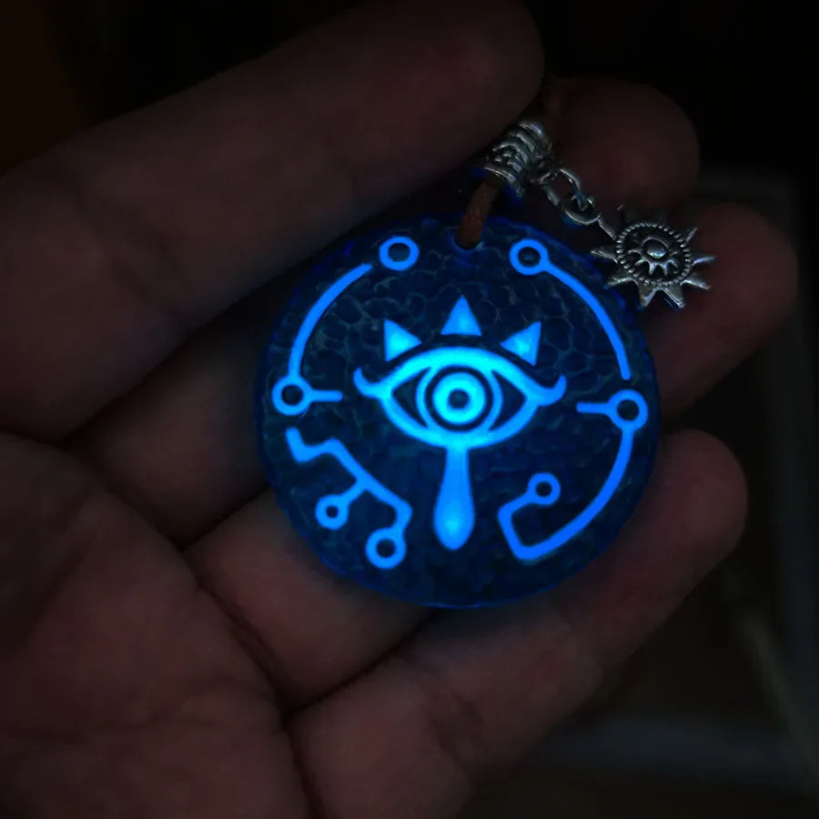 Sheikah Eye Pendant Keychain – Zelda Glow-in-the-Dark Key Ring Charm