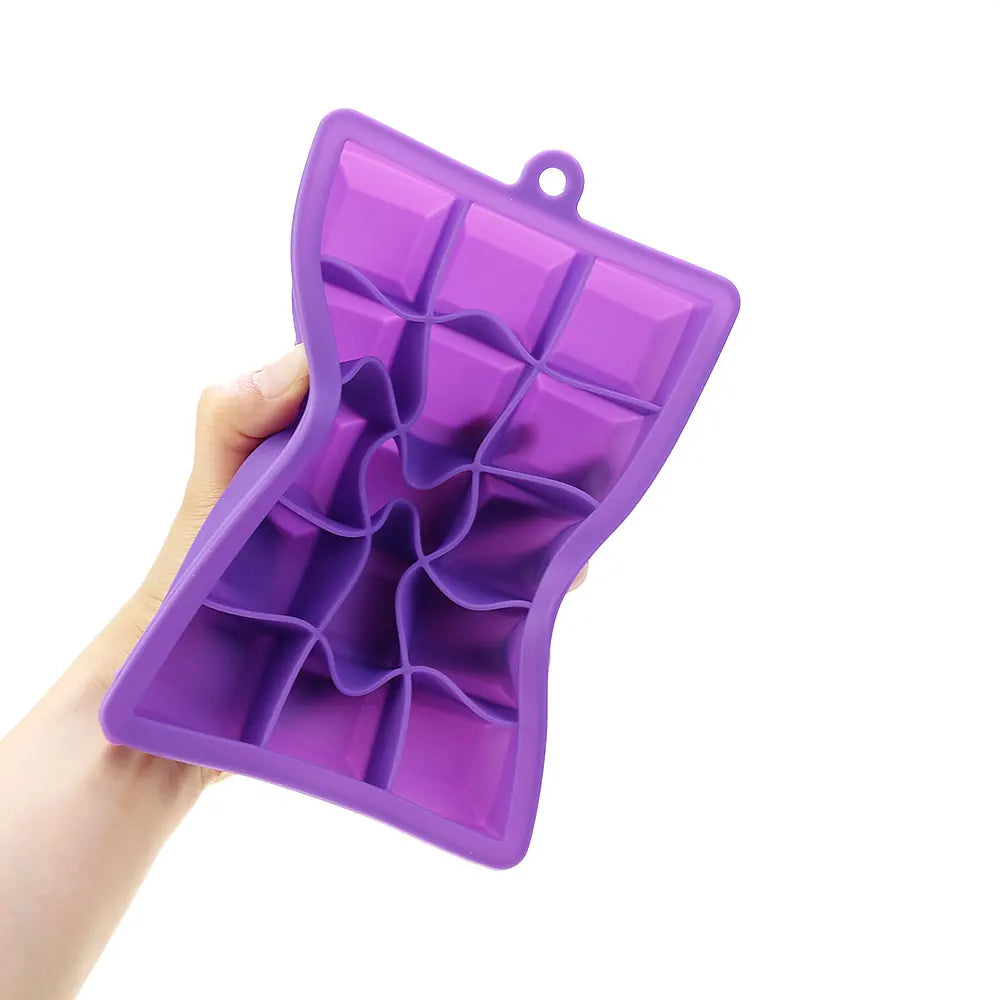 Silicone Ice Cube Mold – 15/24 Grid Square Trays with Lids for Ice Cream, Cold Drinks, Whiskey & Cocktails