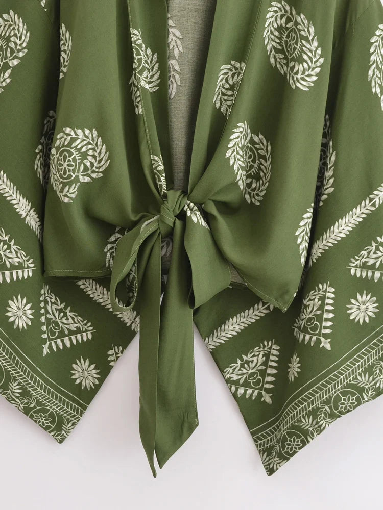Vintage Boho Women Kimono Cover Up – Floral Print Batwing Sleeve Short Robe for Swimwear, Bikini Beachwear & Resort Outfit