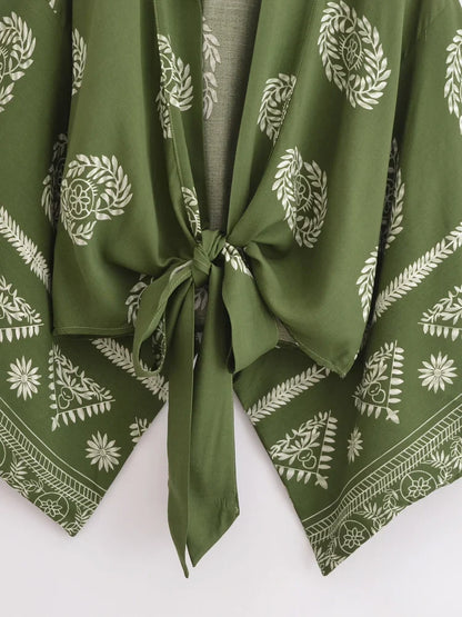 Vintage Boho Women Kimono Cover Up – Floral Print Batwing Sleeve Short Robe for Swimwear, Bikini Beachwear & Resort Outfit