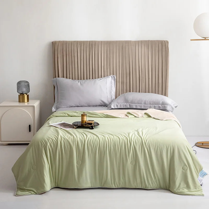 High-Quality Cooling Blanket – Smooth Air-Conditioning Comforter, Lightweight Summer Quilt with Double-Sided Cooling Fabric