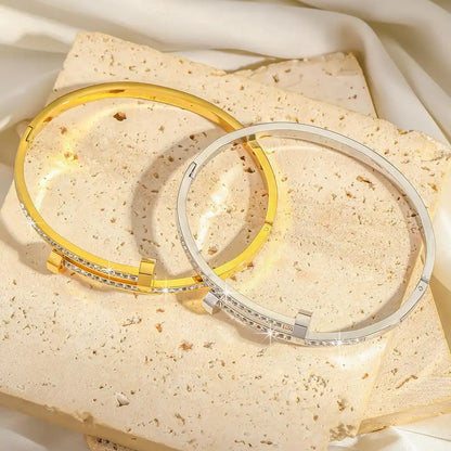 UILZ 316 Titanium Steel Nail Light Bracelet — Luxury Multi-Functional Jewelry for Women