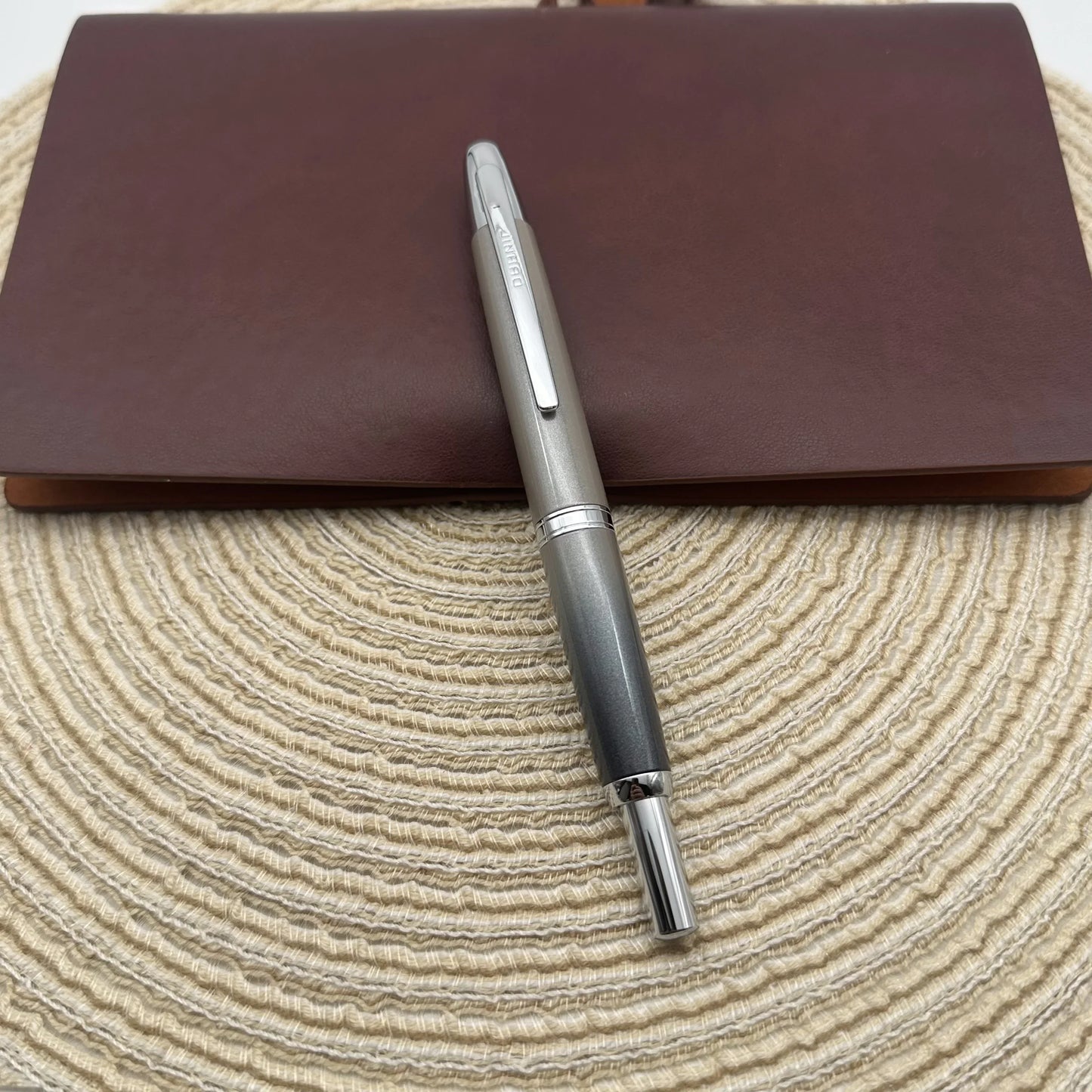Jinhao 10 Limited Edition Gradient Fountain Pen — Retractable Press, EF/F Nib with Ink Converter, Writing Gift Pen