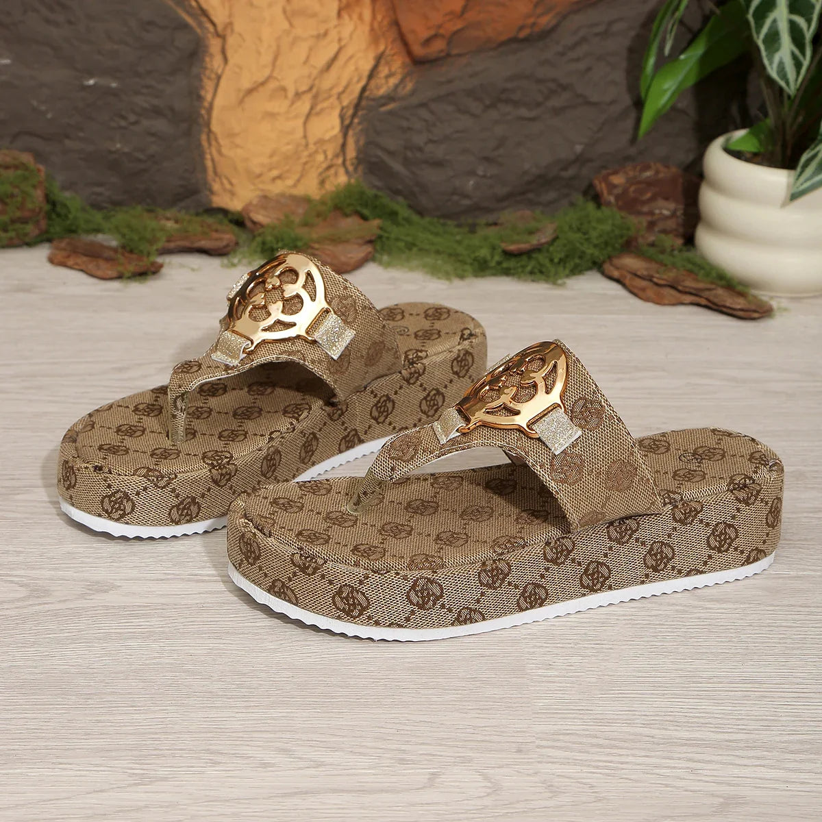 Women's Floral Platform Slippers - Flat Outdoor Summer Beach Slides with Comfortable Casual Design
