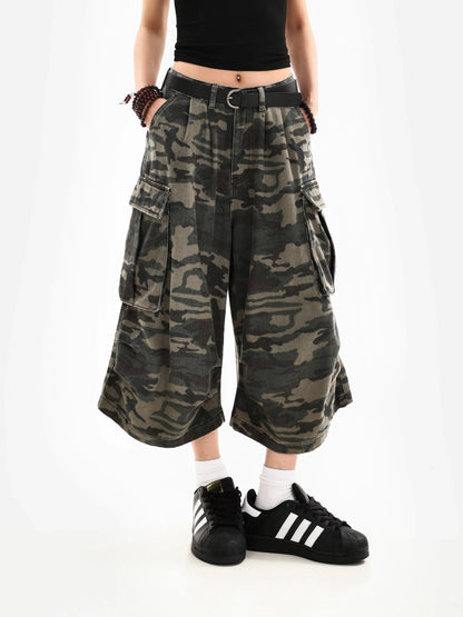 Women’s Summer Camouflage Cargo Capris — Loose Street Style Calf-Length Casual Shorts
