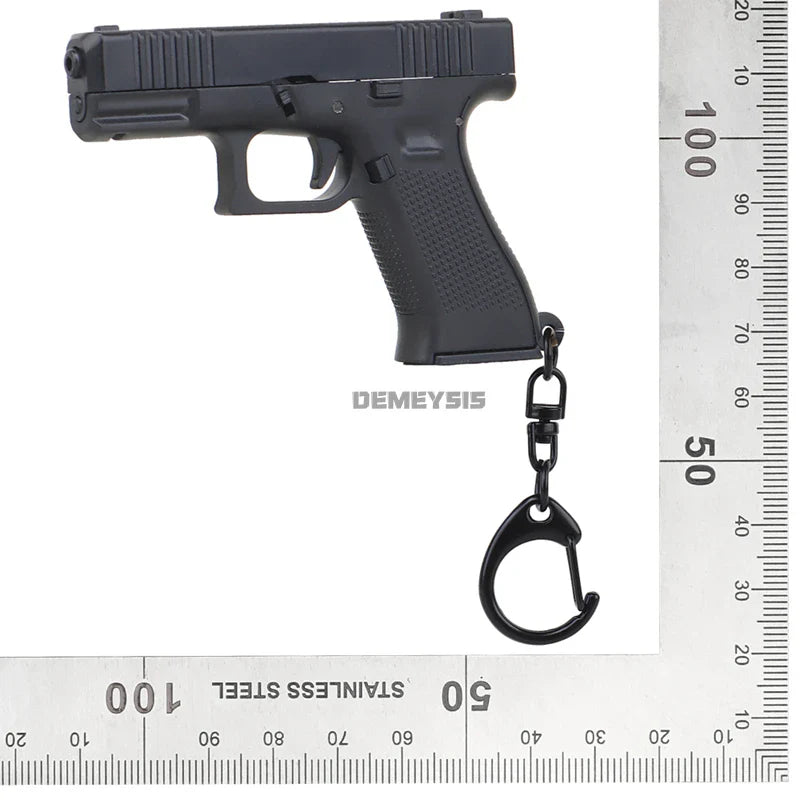 Mini G45 Pistol Keychain – Tactical Gun-Shaped Portable Keyring Toy