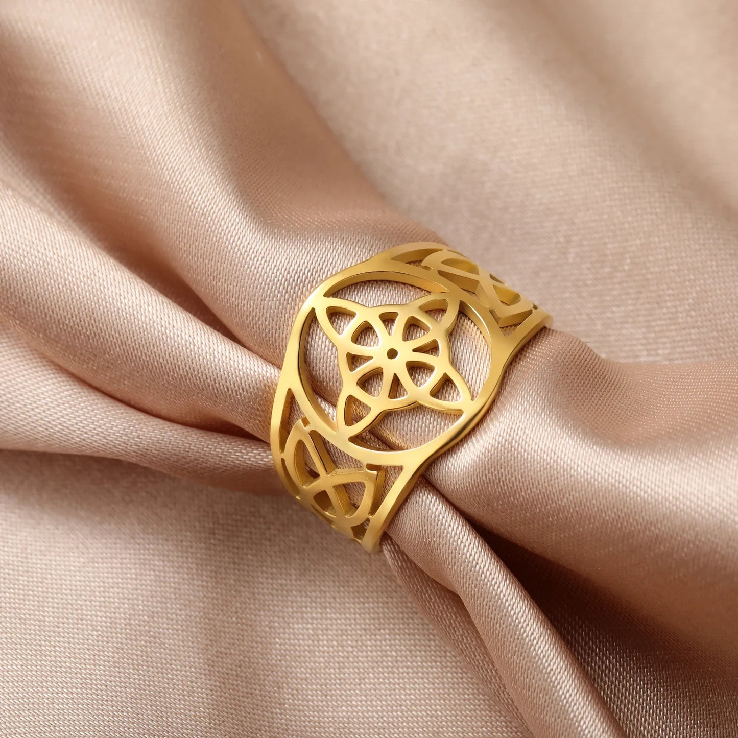 LIKGREAT Witch Knot Ring – Hollow Stainless Steel Celtic Amulet, Protection Jewelry for Men & Women, Couple Gifts