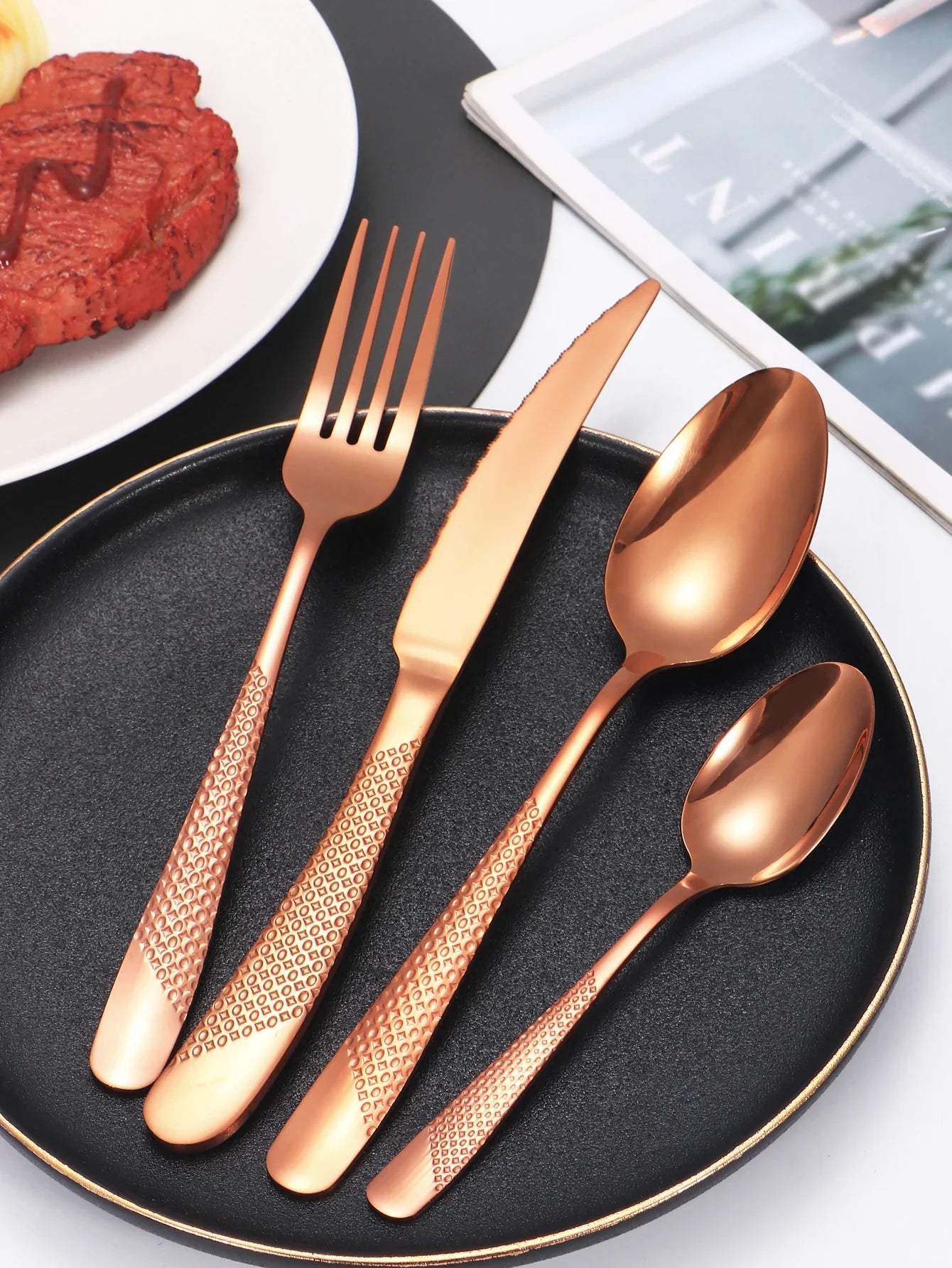 24-Piece Stainless Steel Tableware Set – Star Design Steak Knives, Forks, Dessert Forks, and Spoons for Family Use