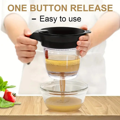 Fat Separator with Built-In Oil Strainer – Mess-Free Grease Separation Kitchen Utensil