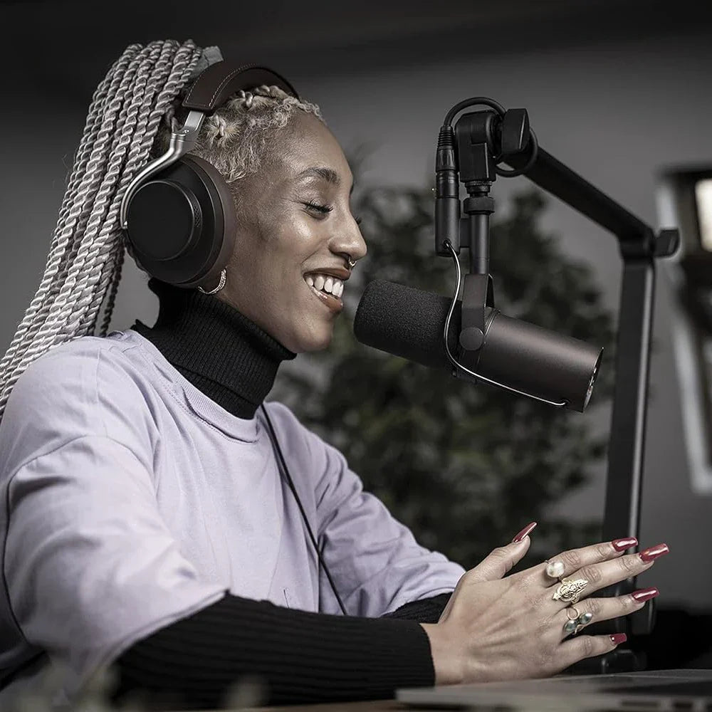 Professional Dynamic Microphone – Selectable Frequency Response for Studio Recording & Performance Vocals, Compatible with Shure SM7B