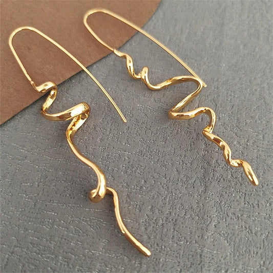 Abstract 3D Design Earrings – Cool & Handsome Fashion Women’s Retro Exquisite Ear Hanging Jewelry Accessories