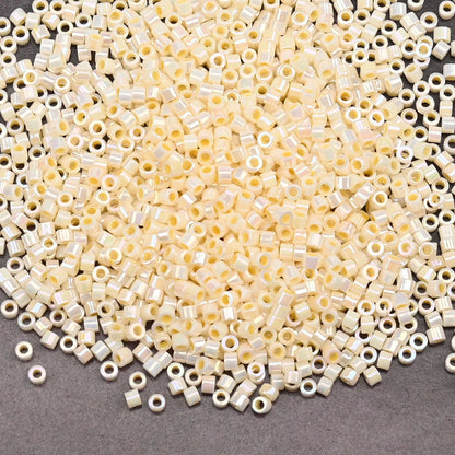 1000Pcs 1.6x1.3mm Japan Glass Seed Beads 11/0 – Cylindrical Loose Beads for DIY Statement Jewelry Making (5g Pack)