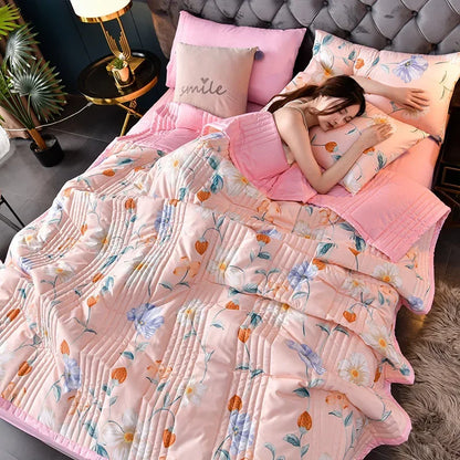 Quilted Spring Summer Quilt – Soft, Lightweight & Breathable Duvet for Queen Size, Comfortable & Washable