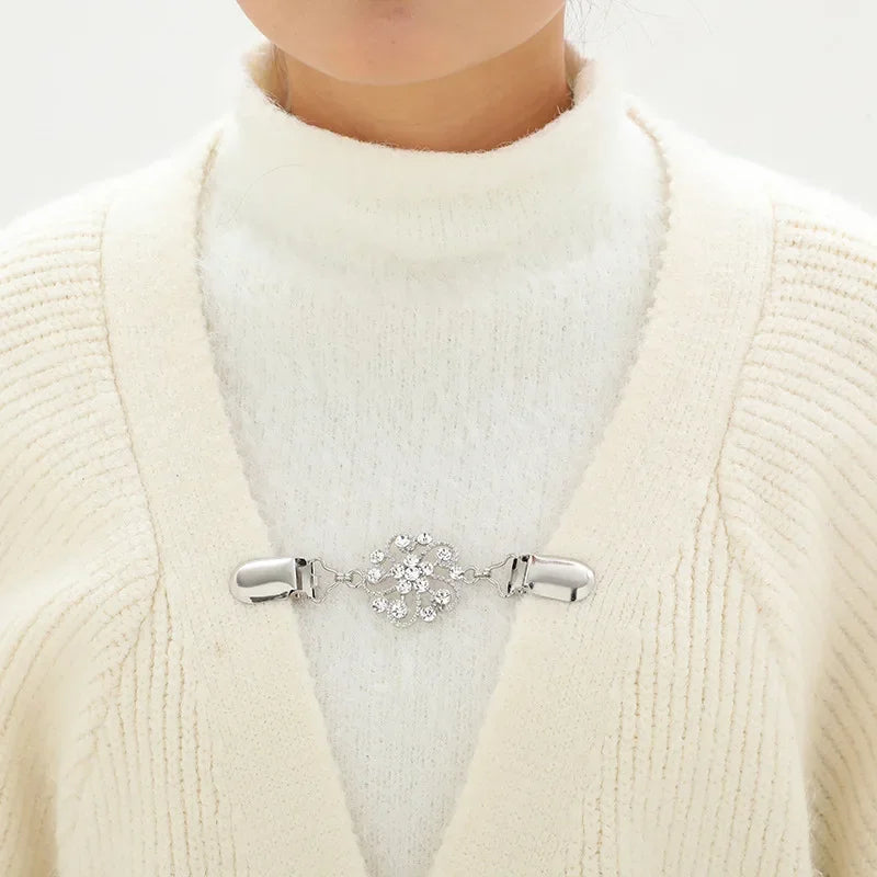 Duck-Mouth Sweater Cardigan Clip: Flexible Beaded Pearl Pin Brooch for Clothing Decoration
