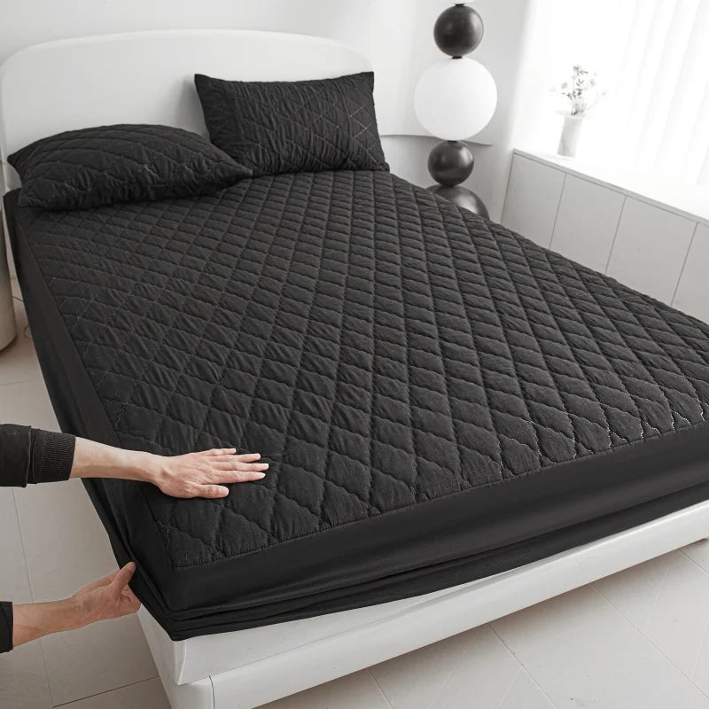 Quilted Waterproof Mattress Protector - Thick Fitted Bed Cover Pad for Queen & King Size Mattresses