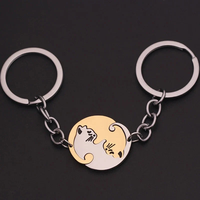 Cute Hug Cat Keychain - Heart Patchwork Round Keyring for Couples, Bags, Cars and Gifts